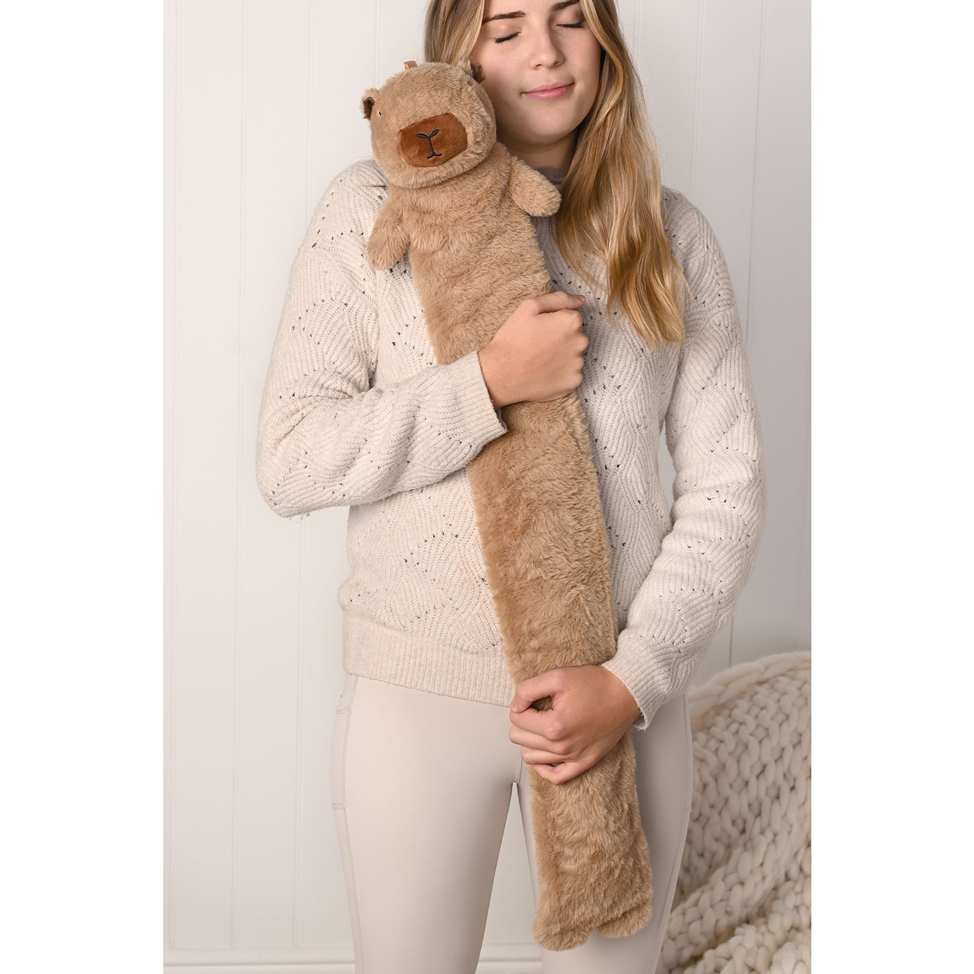 The Feel Good Club Capybara 1.7L Long Hot Water Bottle - Image 3