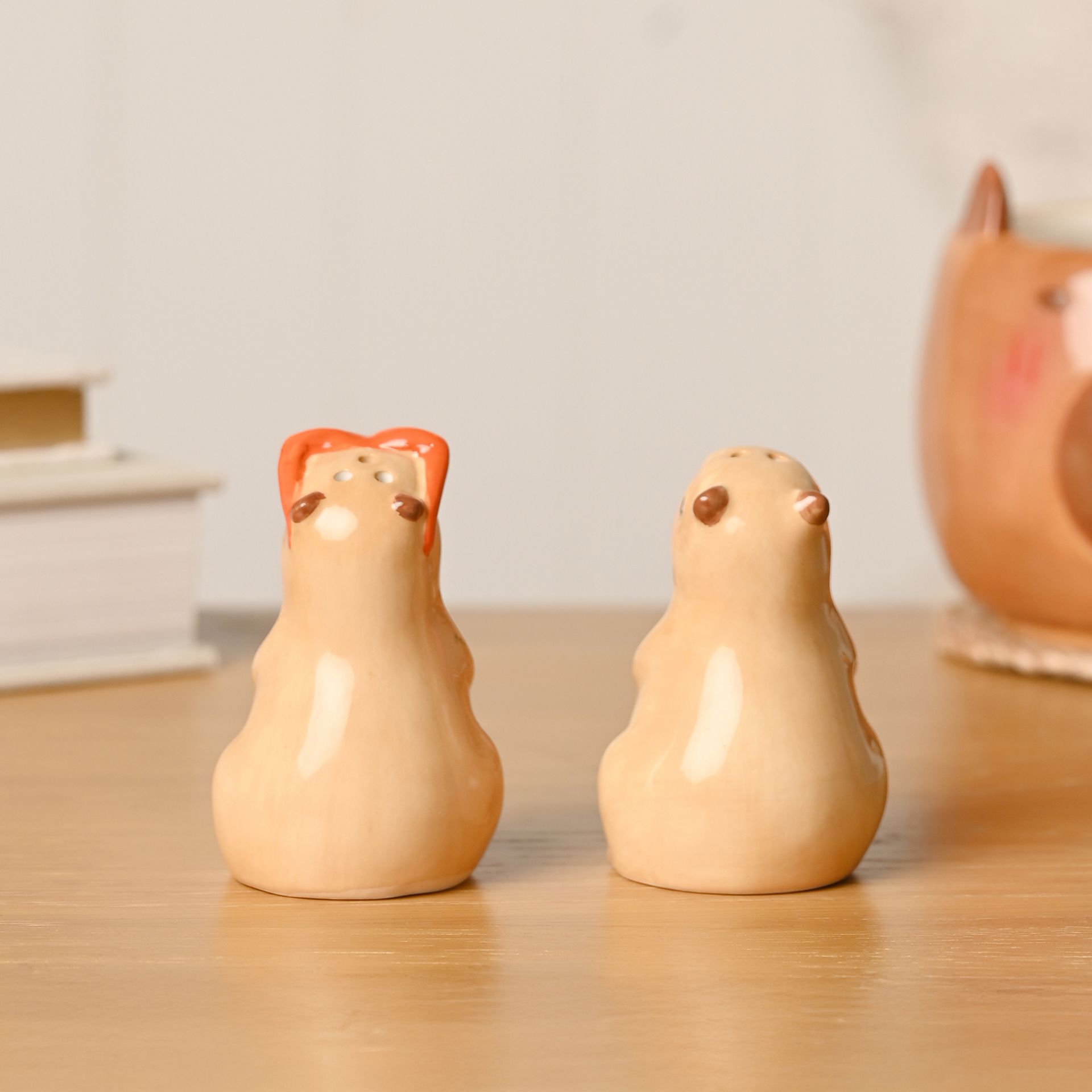 The Feel Good Club Capybara Salt & Pepper Pots - Image 3