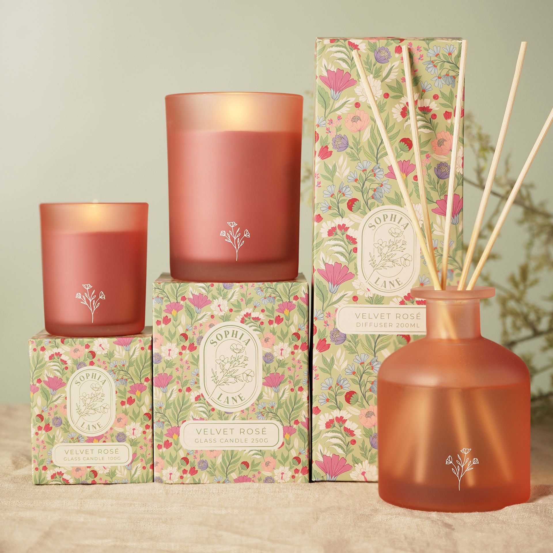 Sophia Lane Velvet Rose Floral Candle - 100g - Image 6